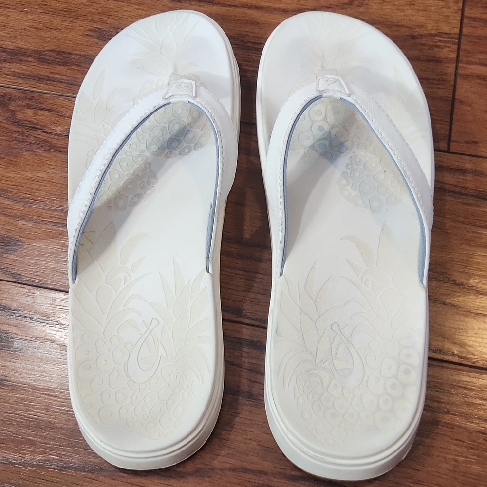 Olukai White Womens Flip Flop Sandals - Picture 3 of 5